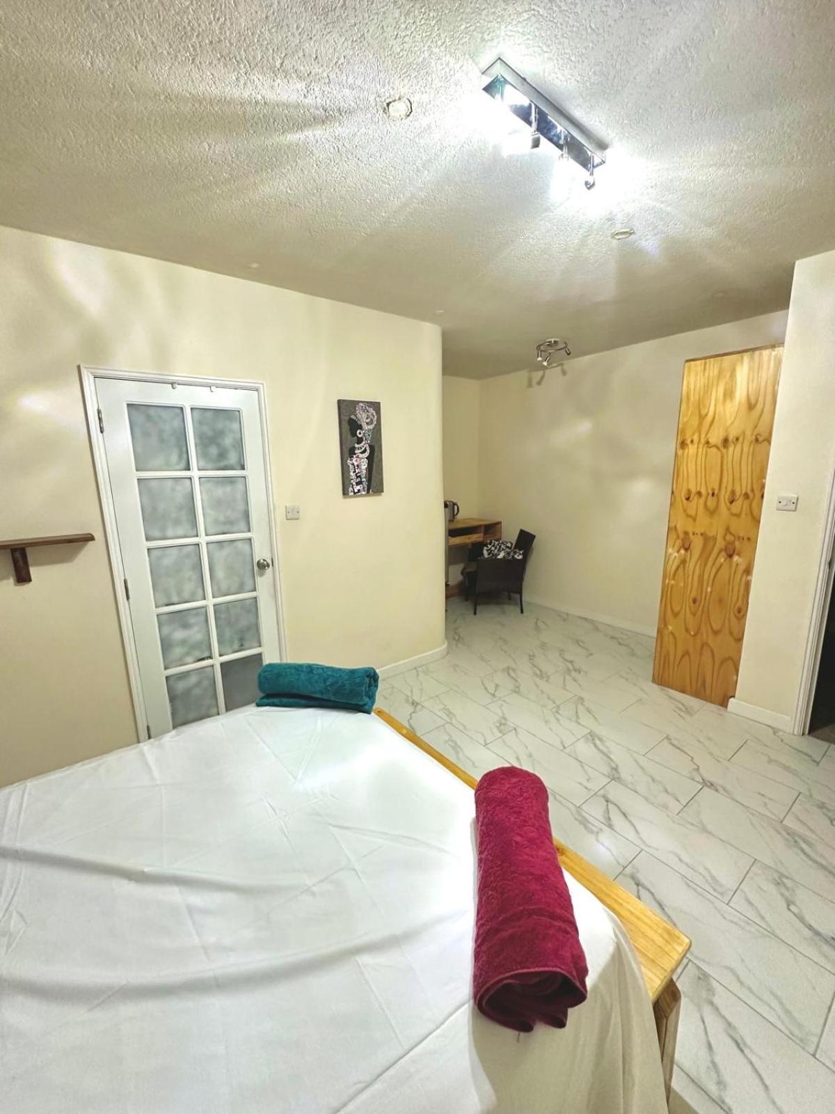 Shkyblue Suites Christ Church Esterno foto